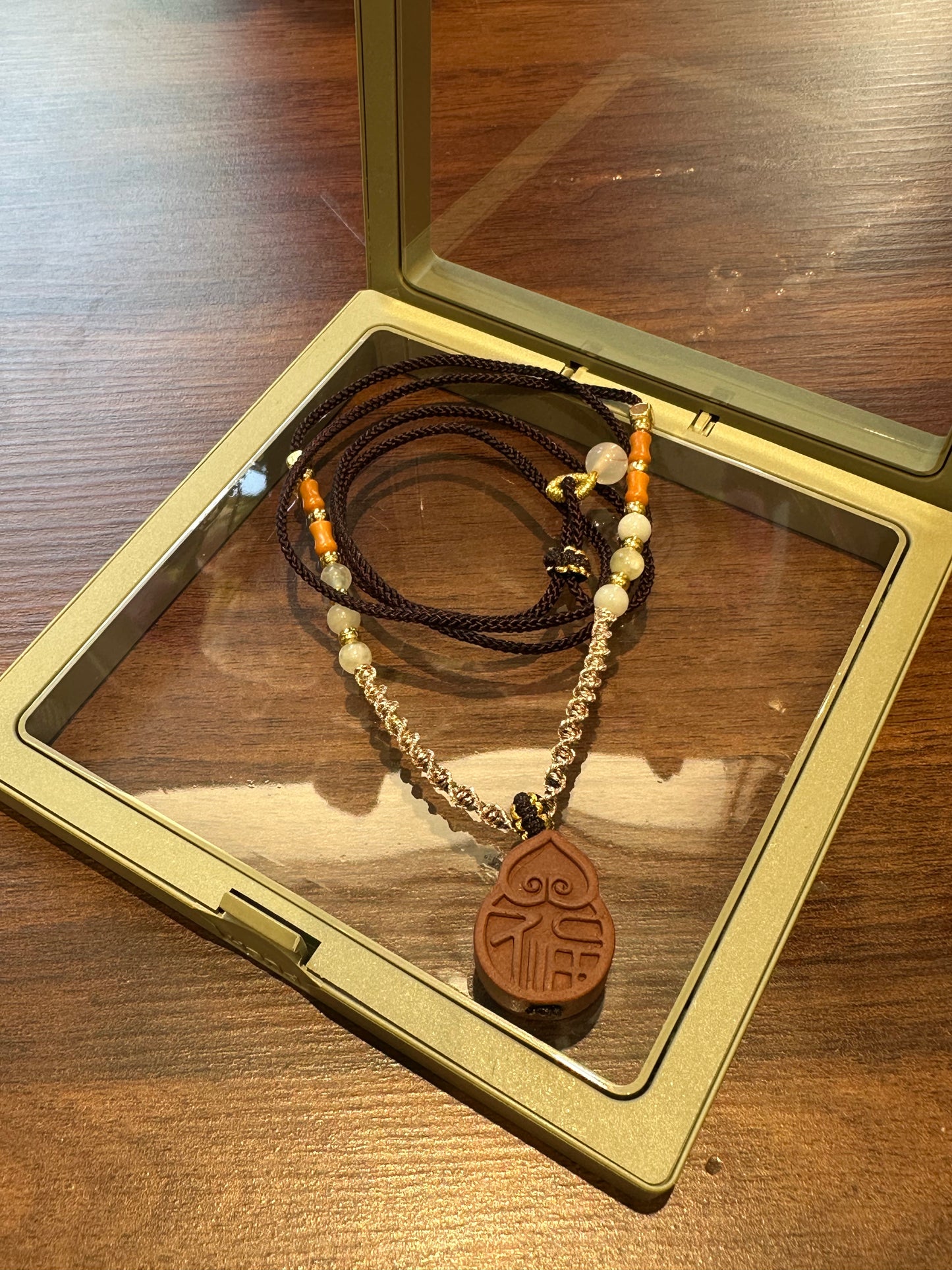 Pendentif Aromatique “Jade de Bon Augure”