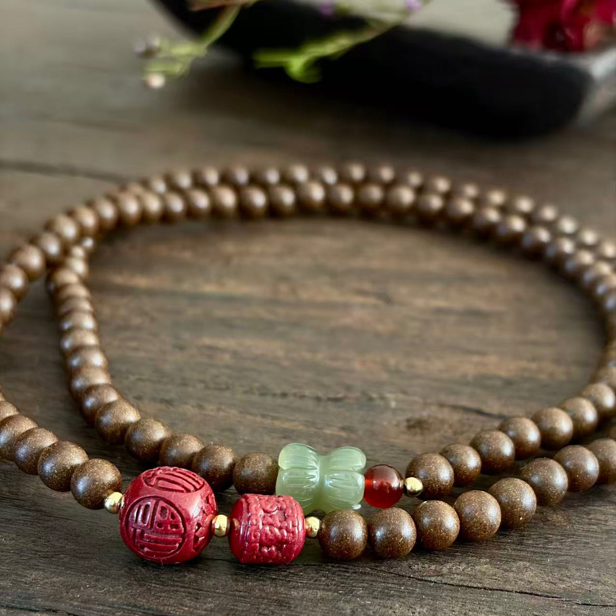 Collier et bracelet « Brume de Poire & Bois Sacré » 鹅梨帐中