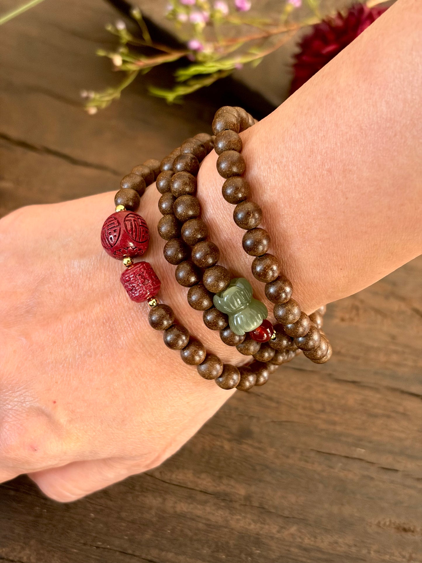 Collier et bracelet « Brume de Poire & Bois Sacré » 鹅梨帐中