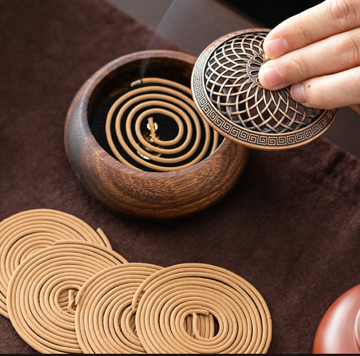 Encensoir en noyer massif